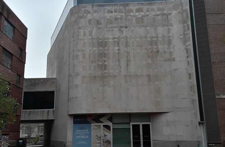 Back_view_of_Textile_Museum_and_George_Washington_University_Museum_from_quad